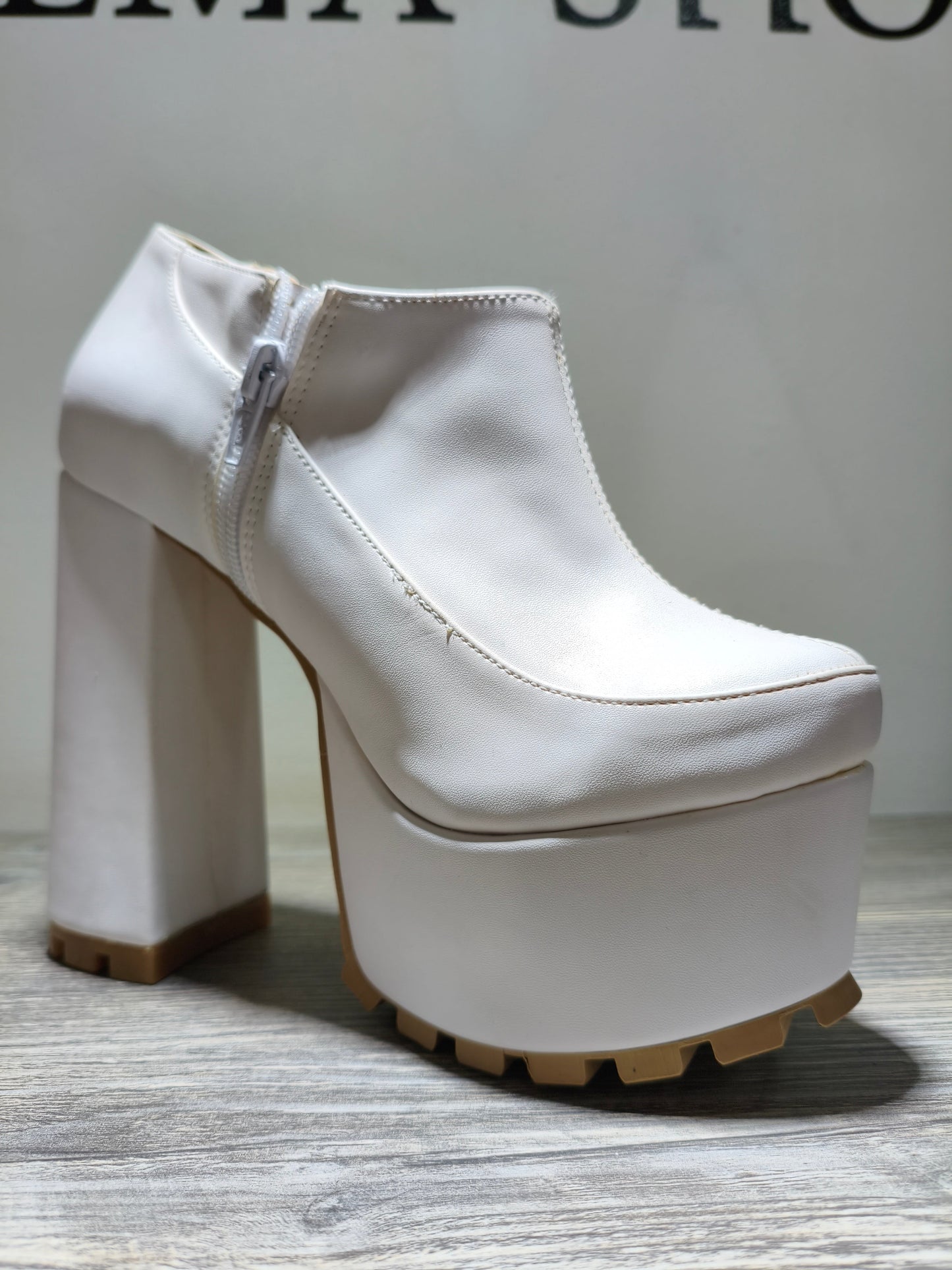 Botin plataforma blanco con cremallera lateral – Alma Shoes