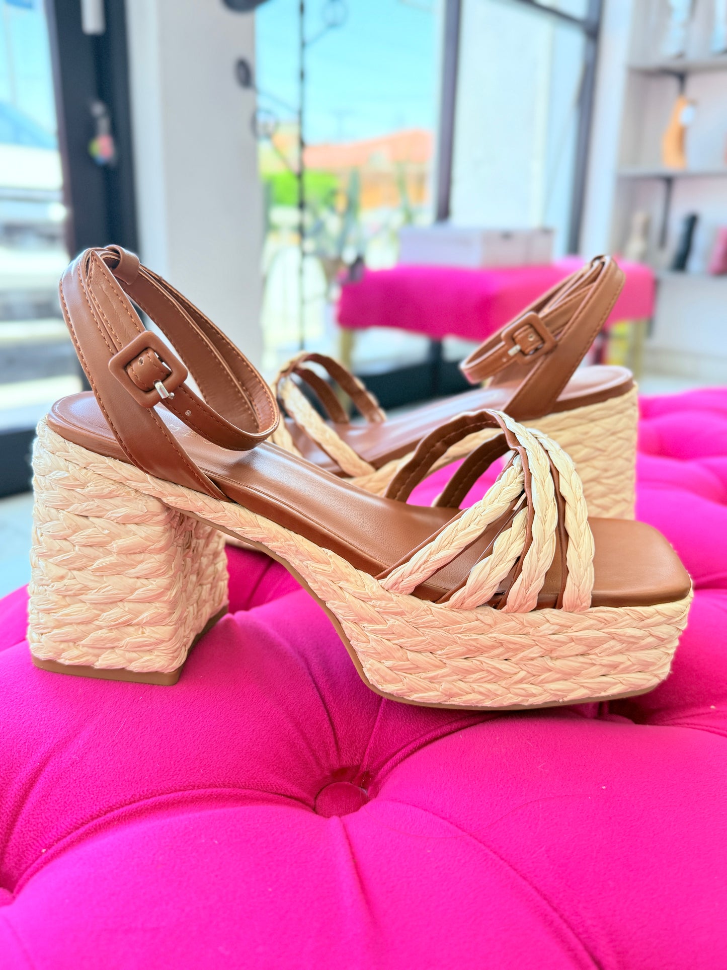 Tacon Ancho Estilo Alpargata Color Natural y Camel