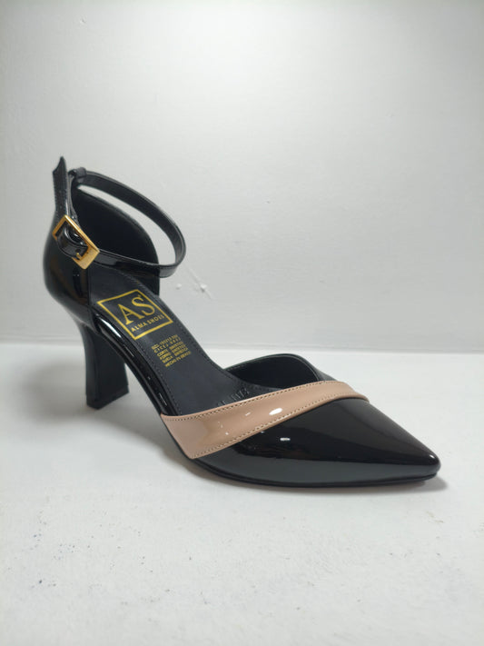 Tacones negro con detalle color piel en la parte delantera y hebilla dorada en el strap – Alma Shoes