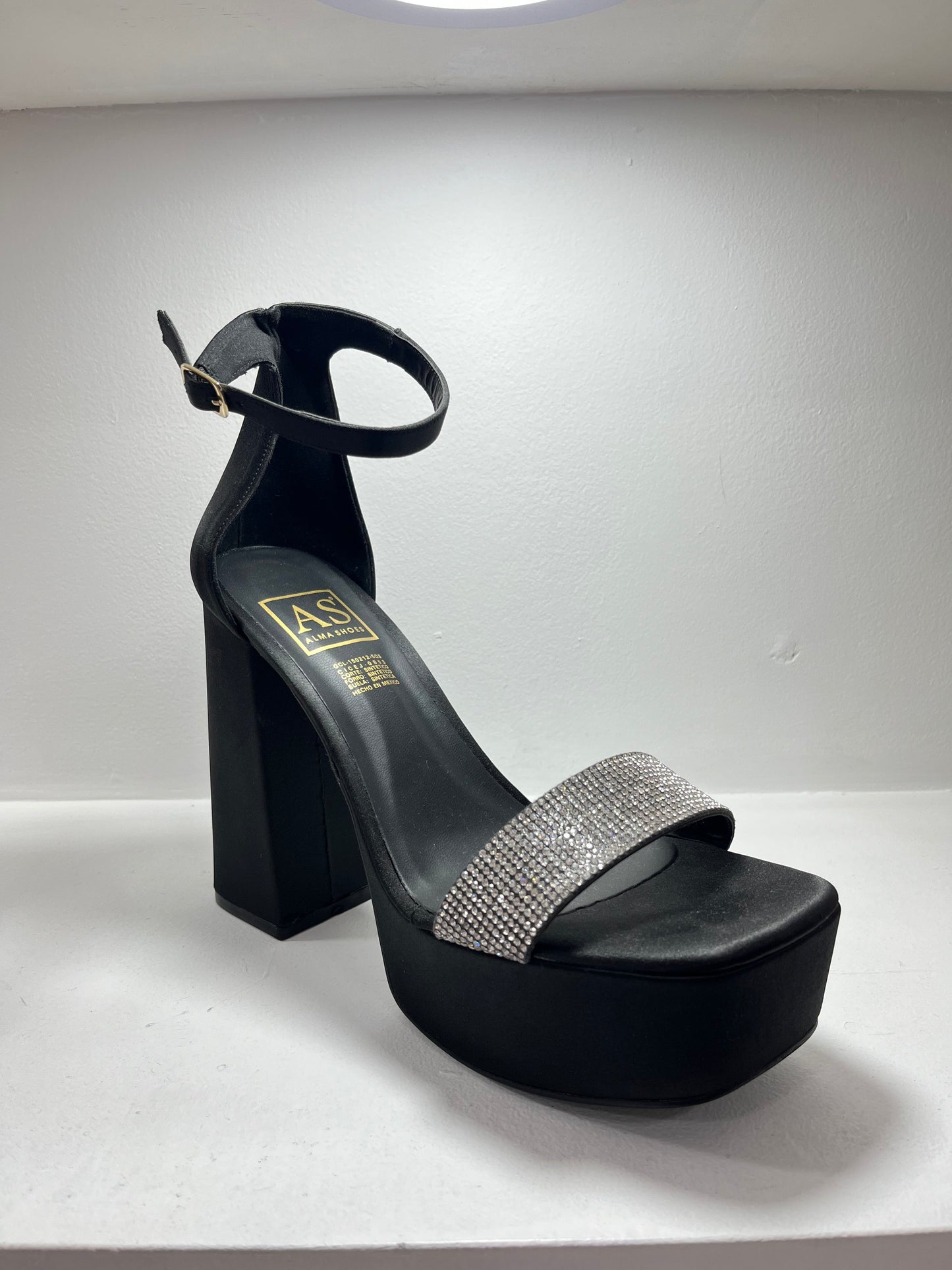 Sandalias plataforma negro con tiras con pedrería – Alma Shoes