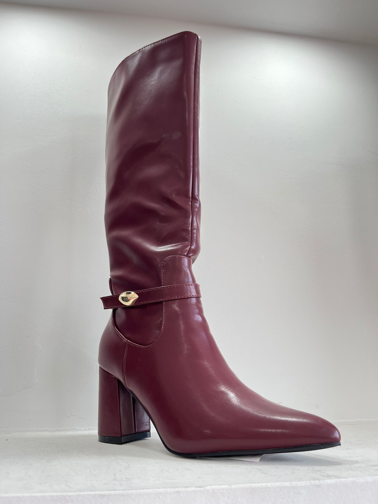 Bota color vino de tacón ancho - Alma Shoes