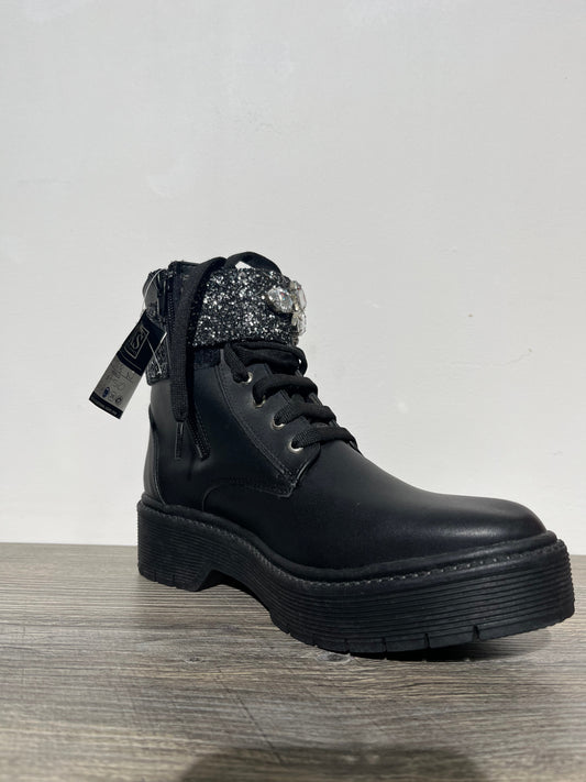Botines negros con plataforma y detalle brillante en la parte superior – Alma Shoes