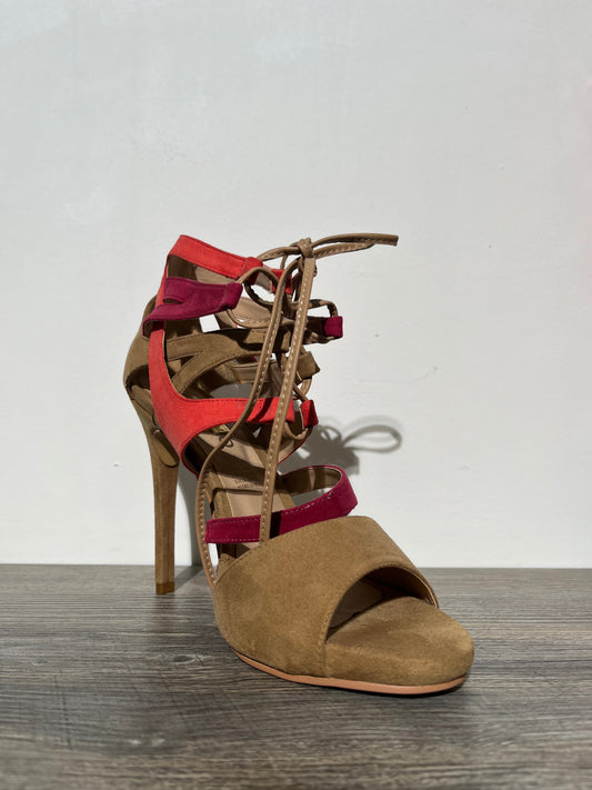 Tacones beige con correas de colores – Alma Shoes