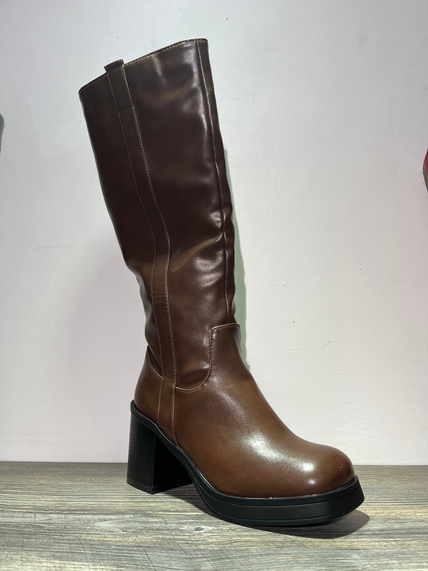 Botas marrón de tacón cuadrado – Alma Shoes