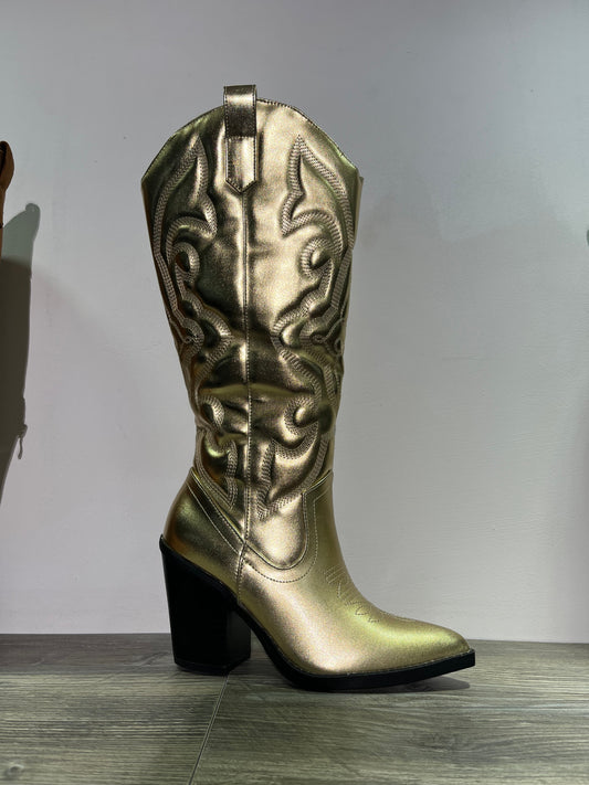 Bota vaquera dorado con bordados – Alma Shoes