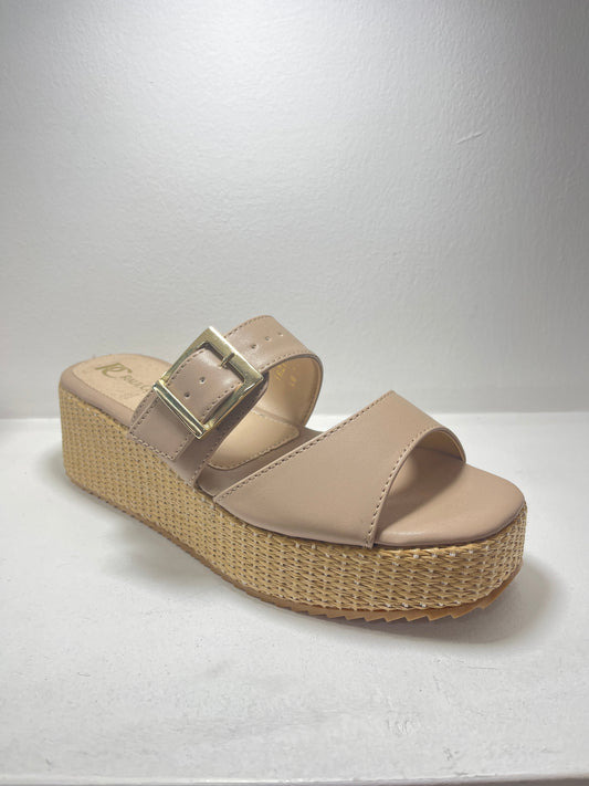 Sandalia con plataforma beige con hebilla dorada – Alma Shoes