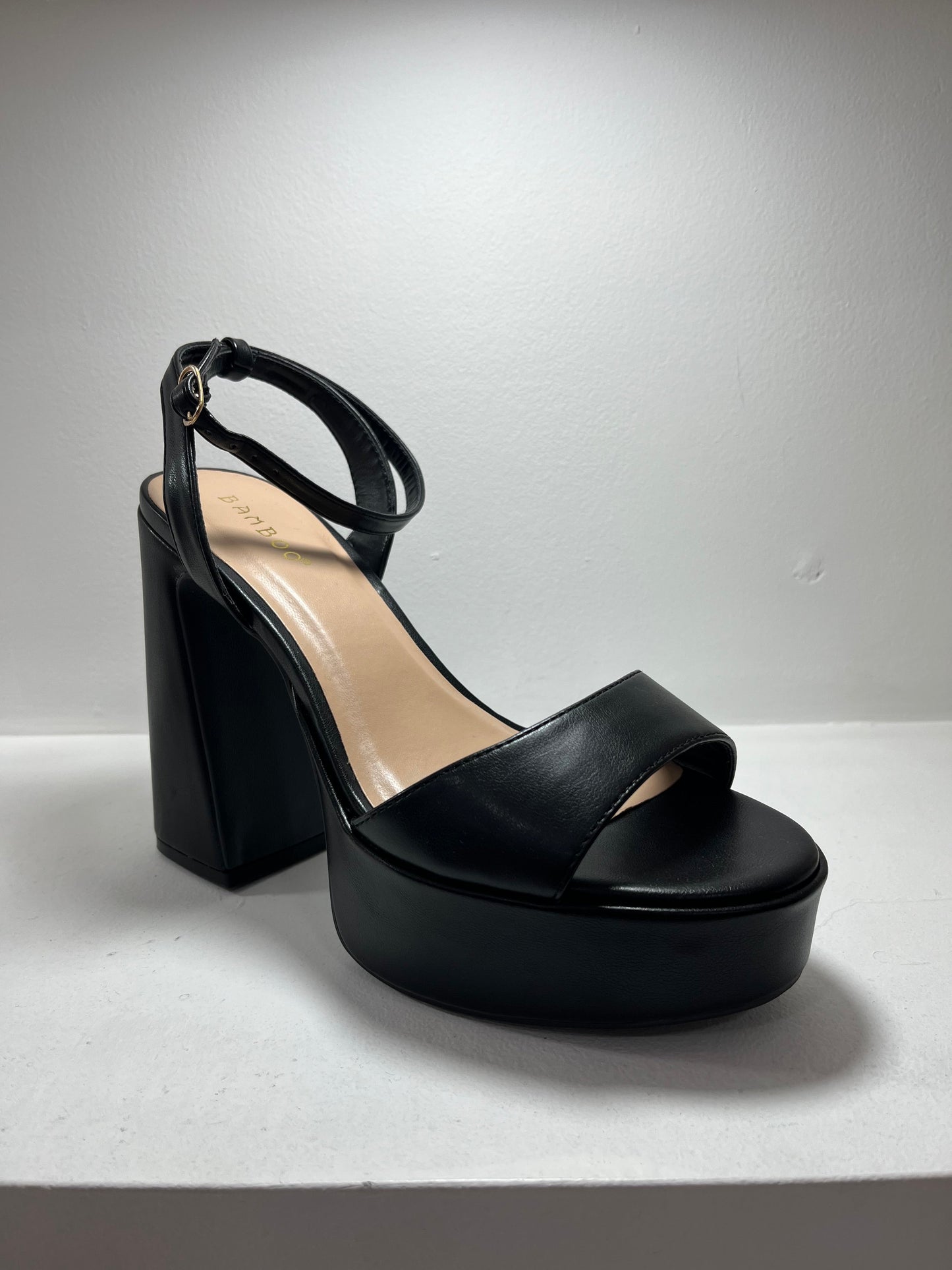 Sandalias plataforma negro – Alma Shoes
