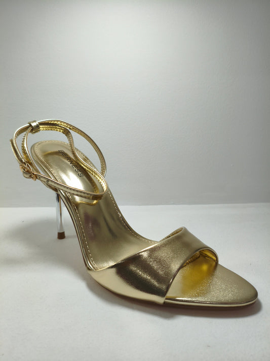 Zapatillas dorado con tirantes cruzados – Alma Shoes