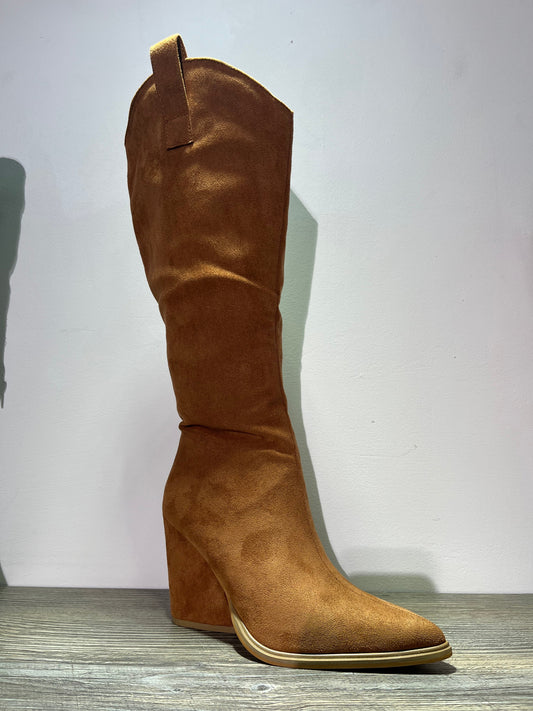 Bota vaquera marrón de tacón alto – Alma Shoes