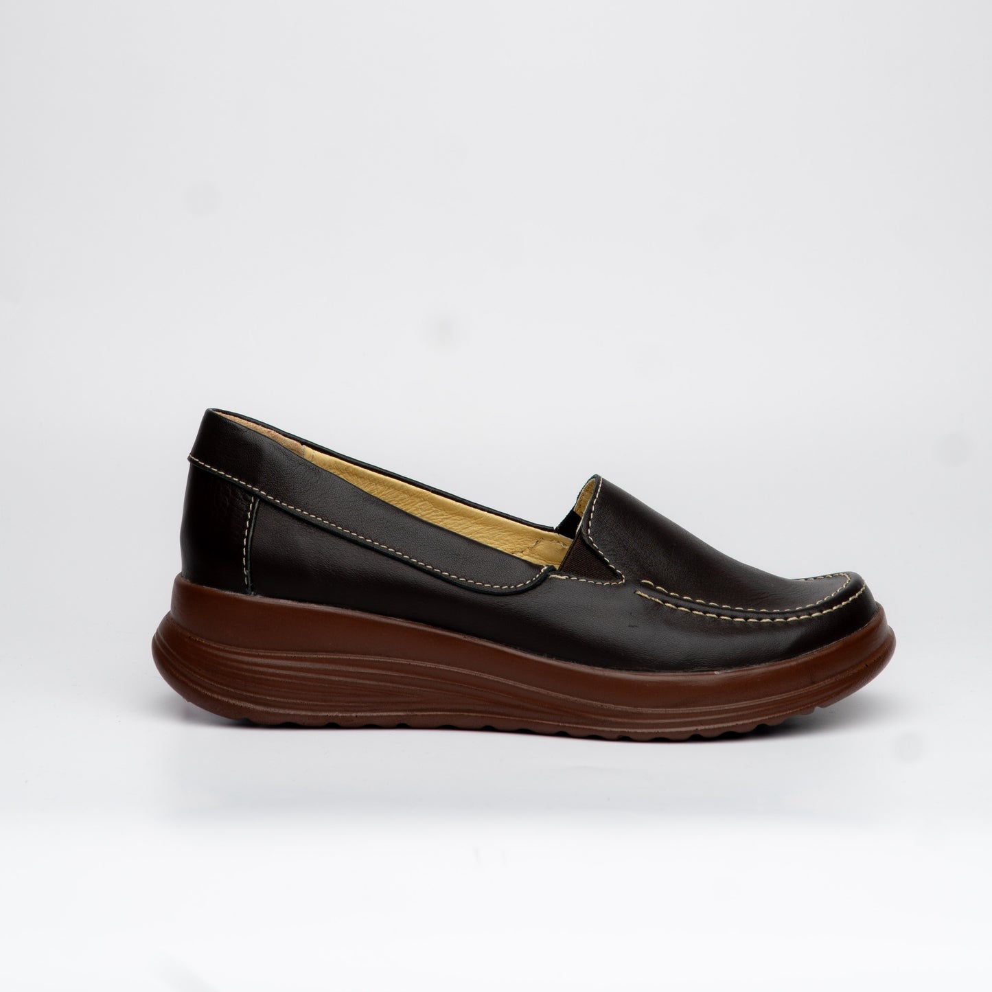 Mocacines negro con costuras en contraste – Alma Shoes