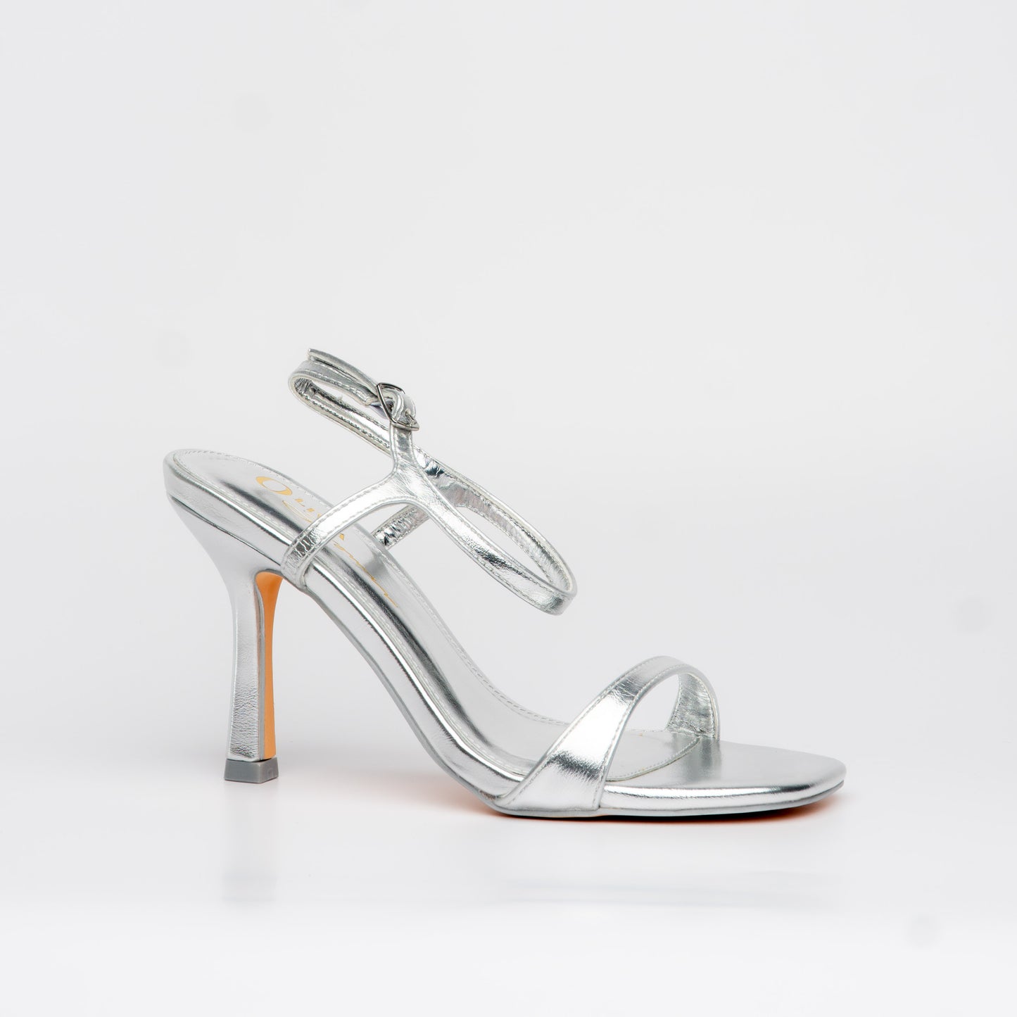 Tacones plateados abiertos - Alma Shoes