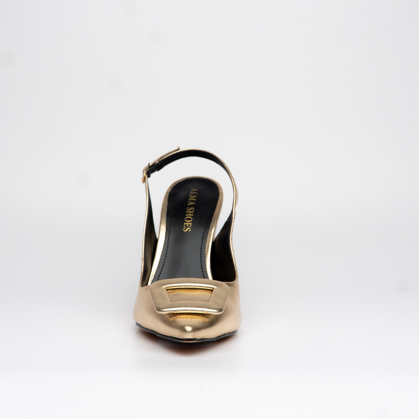 Tacones dorado con hebilla cuadrada – Alma Shoes