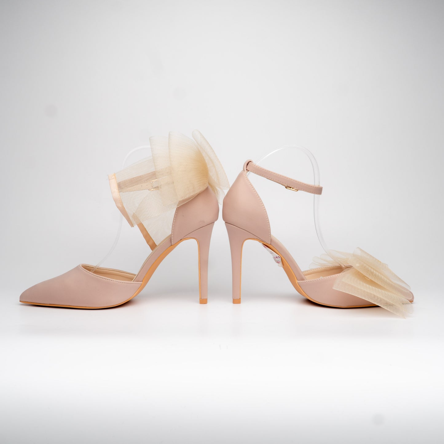 Tacones beige con lazo de tul – Alma Shoes