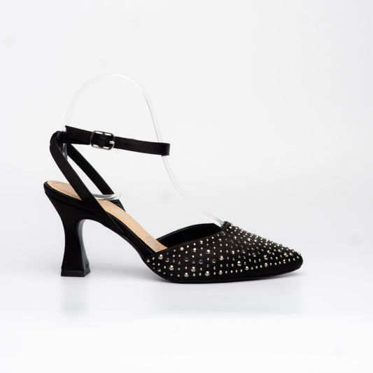 Tacon cerrado negro con tachuelas – Alma Shoes