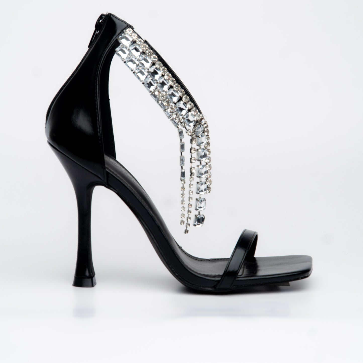 Zapatillas negro con cristales decorativos de tacón alto – Alma Shoes