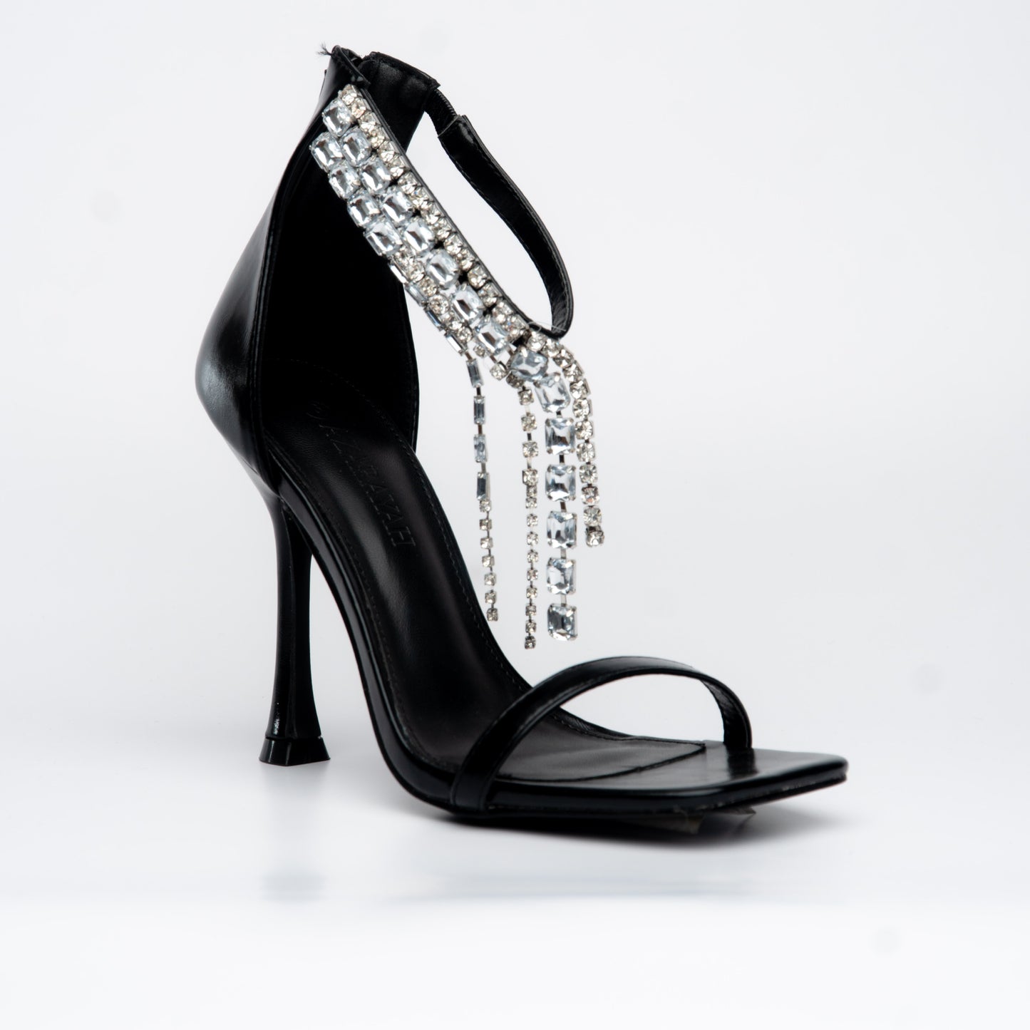 Zapatillas negro con cristales decorativos de tacón alto – Alma Shoes