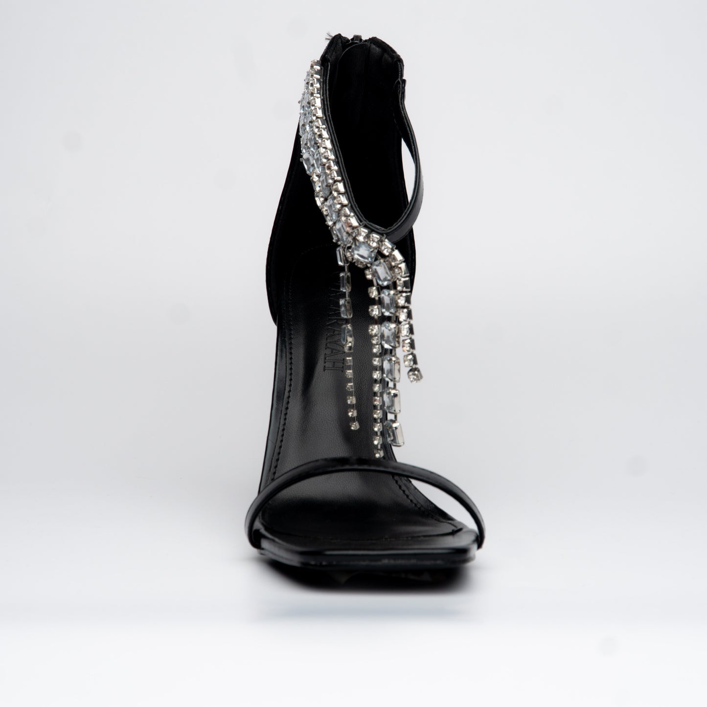 Zapatillas negro con cristales decorativos de tacón alto – Alma Shoes