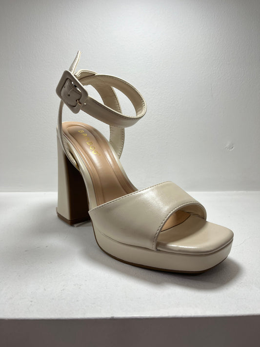 Sandalias plataforma beige con hebilla en el tobillo – Alma Shoes