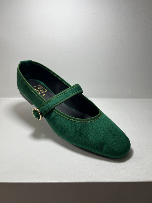 Balerinas verde con correa decorativa con broche – Alma Shoes